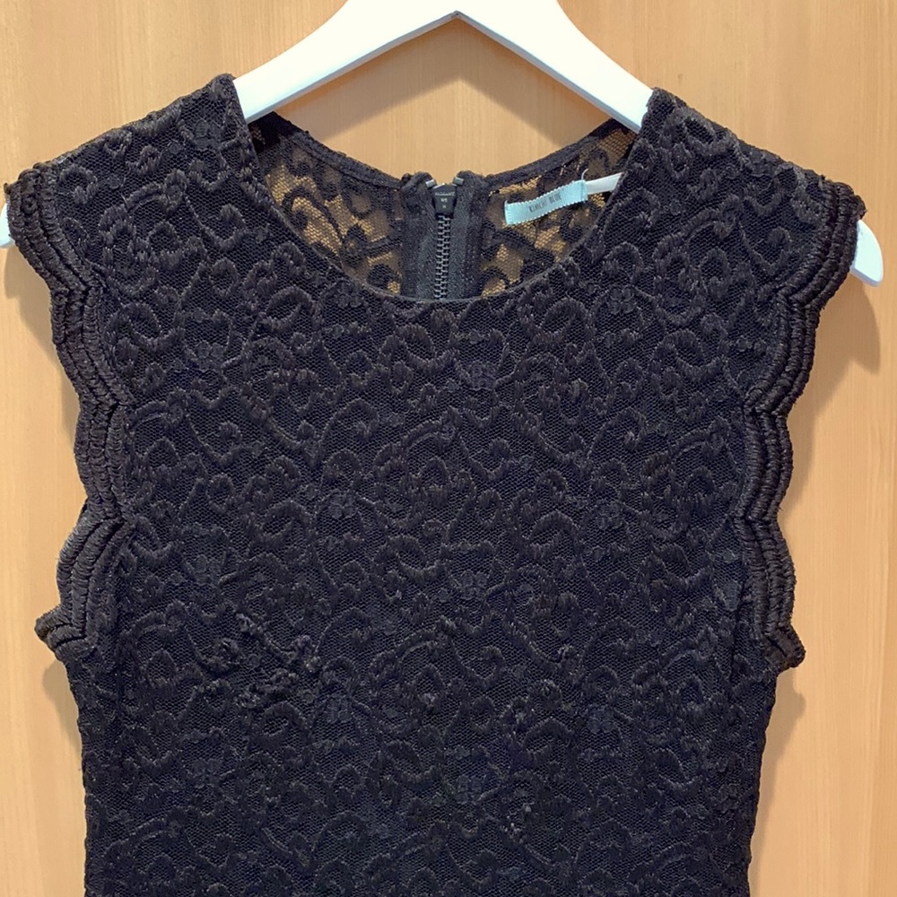 Kimchi Blue sleeveless black lace dress, fitted and lined. Size small.